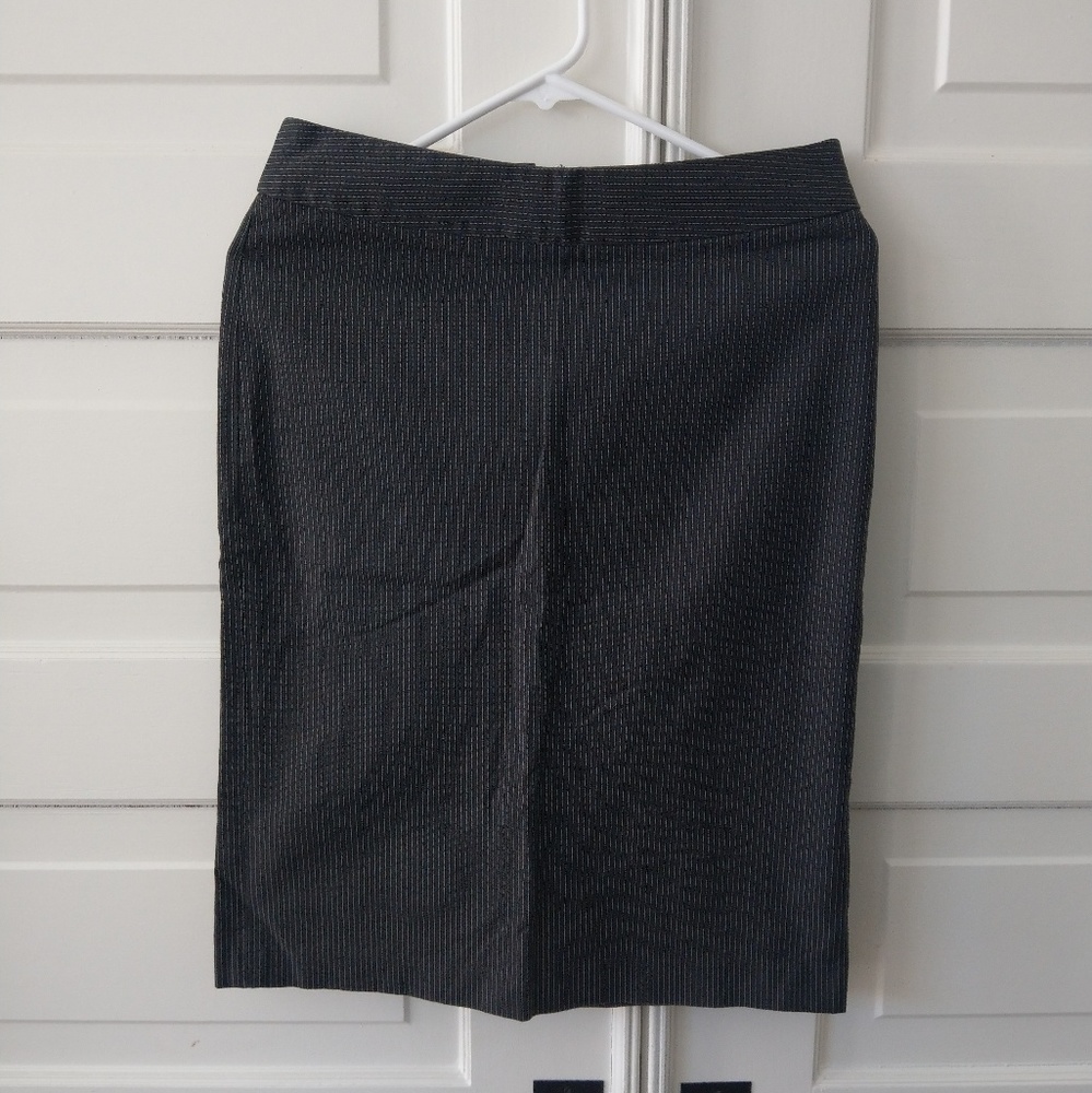 Gap pin stripe pencil skirt size 2